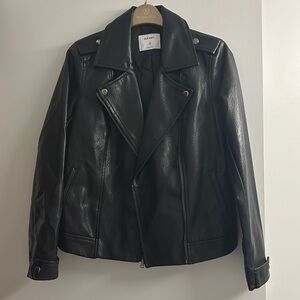 Old navy leather jacket loose fit